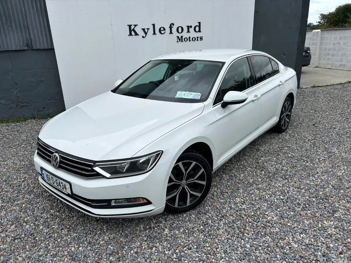 Volkswagen Passat Saloon, Diesel, 2016, White