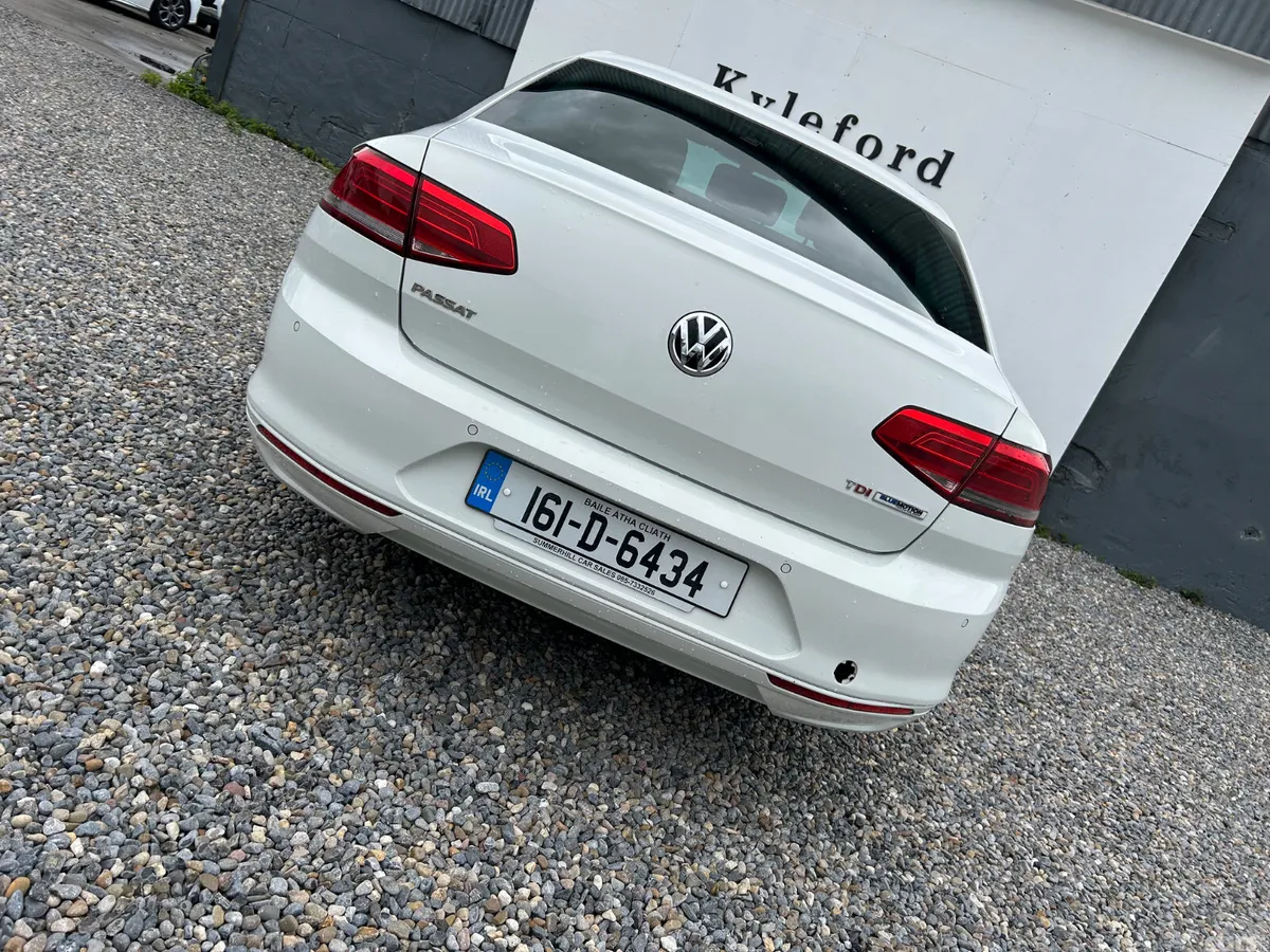 Volkswagen Passat Saloon, Diesel, 2016, White