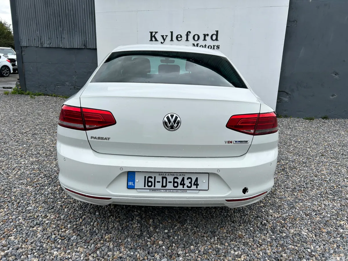 Volkswagen Passat Saloon, Diesel, 2016, White