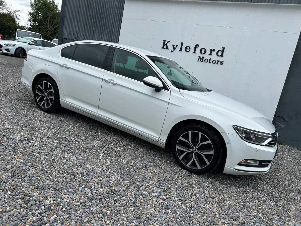 Volkswagen Passat Saloon, Diesel, 2016, White