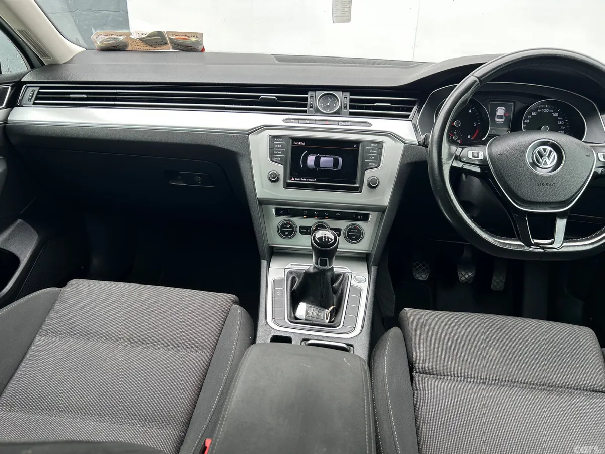Volkswagen Passat Saloon, Diesel, 2016, White