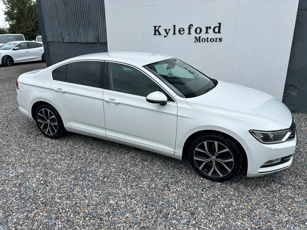 Volkswagen Passat Saloon, Diesel, 2016, White