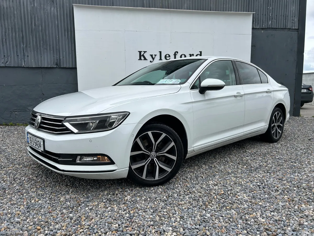 Volkswagen Passat Saloon, Diesel, 2016, White