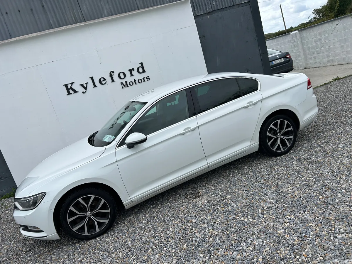 Volkswagen Passat Saloon, Diesel, 2016, White