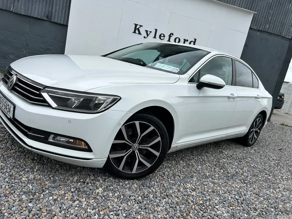 Volkswagen Passat Saloon, Diesel, 2016, White