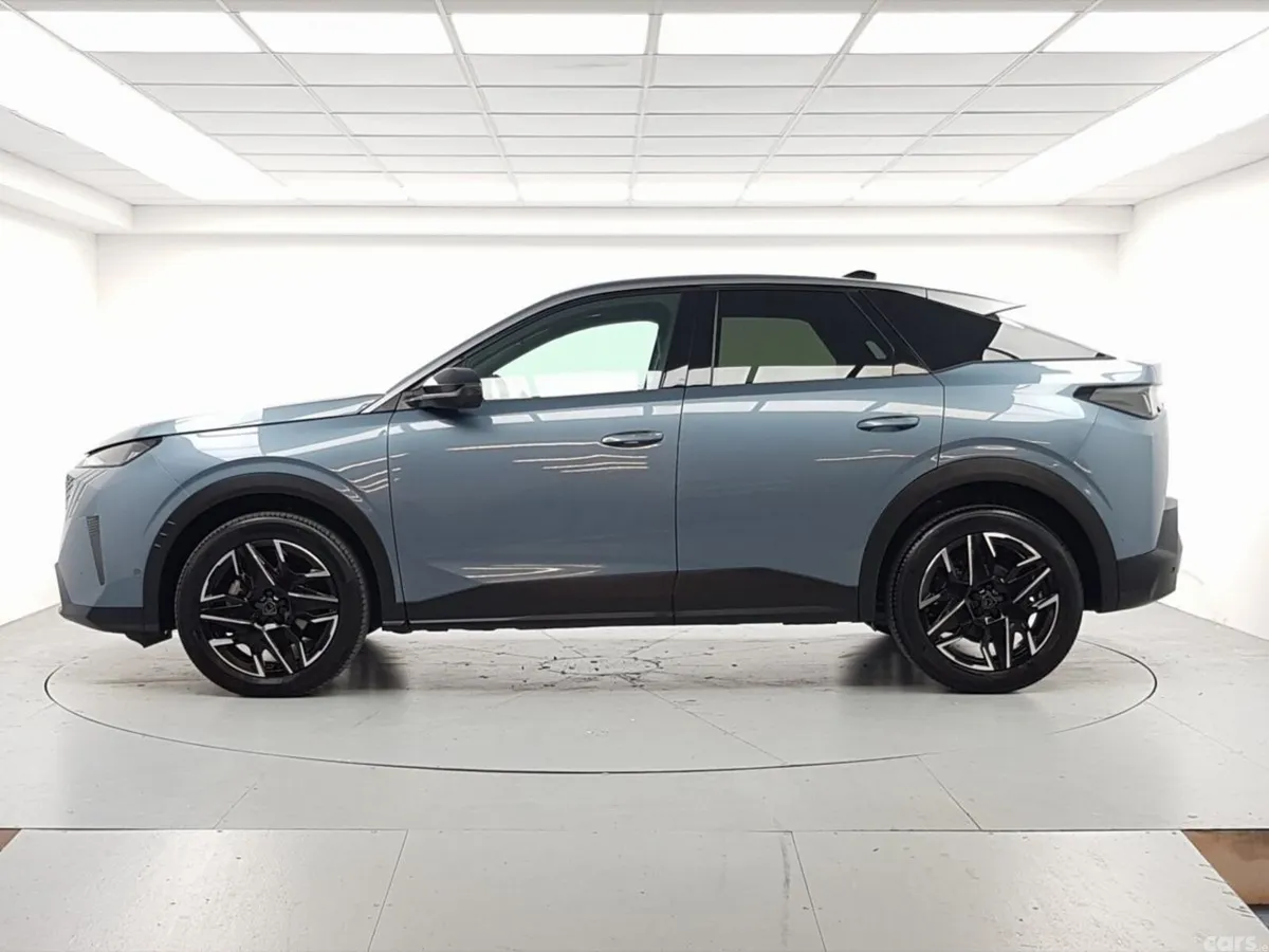 Peugeot 3008 MPV, Petrol, 2025, Blue