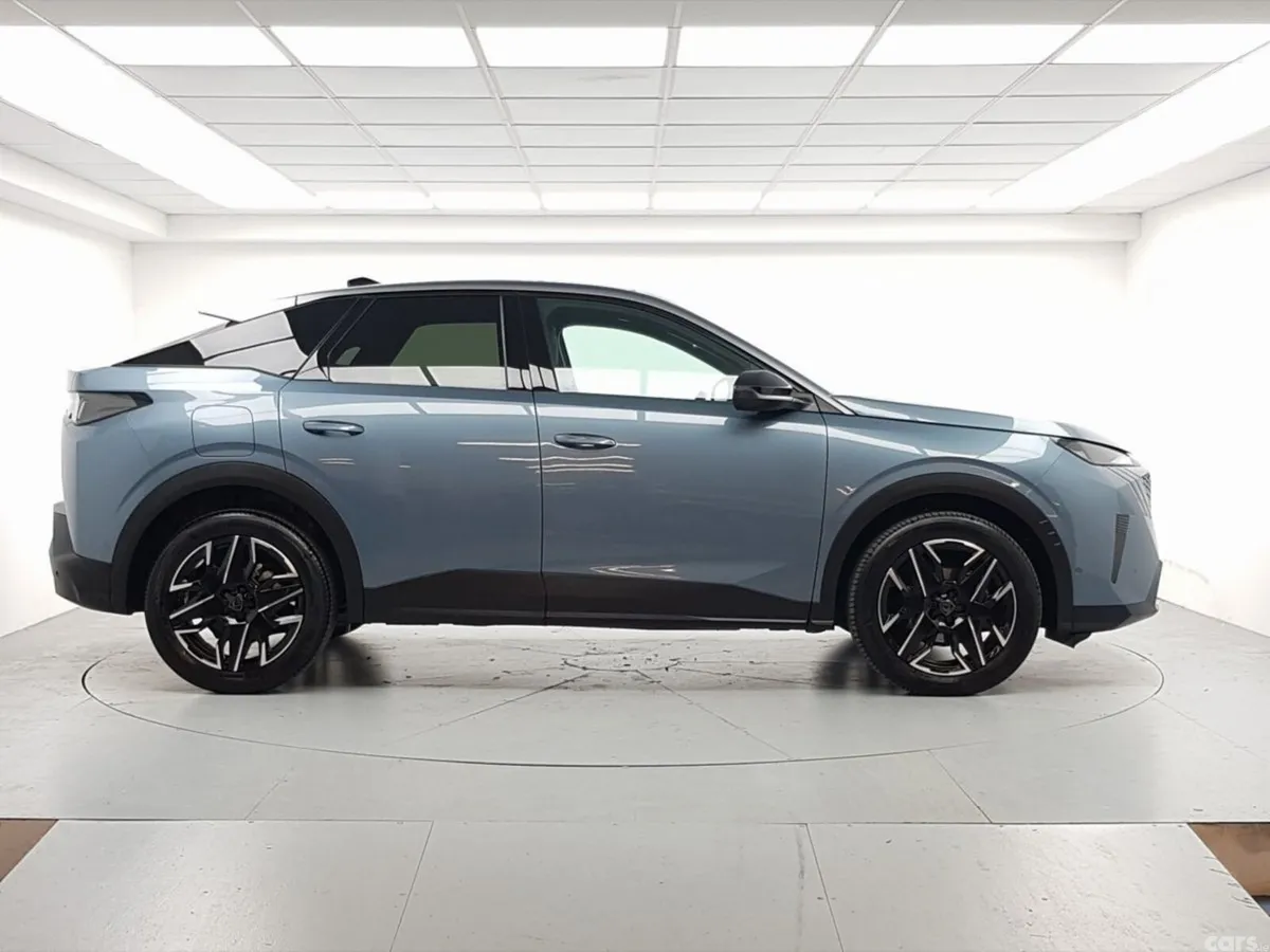 Peugeot 3008 MPV, Petrol, 2025, Blue