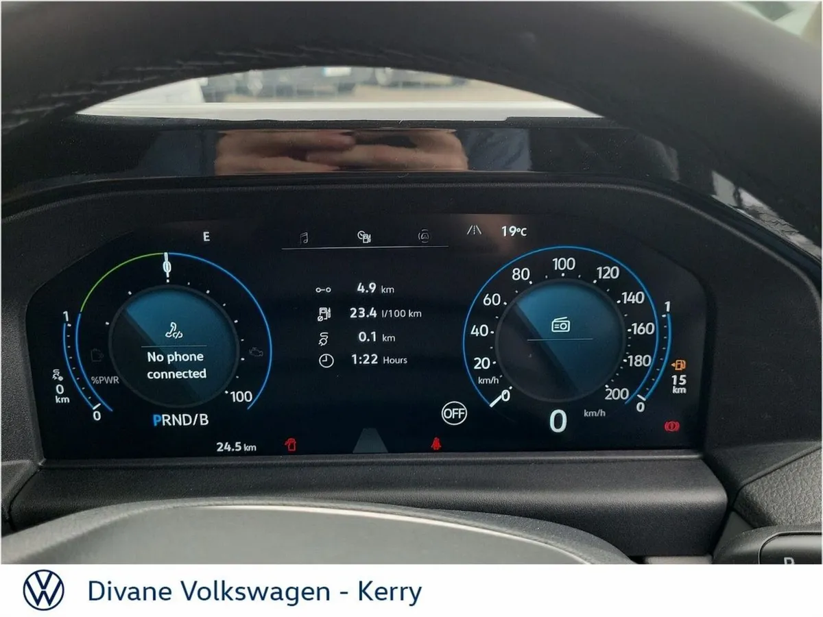 Volkswagen Caravelle MPV, Petrol Plug-in Hybrid, 2027, Silver