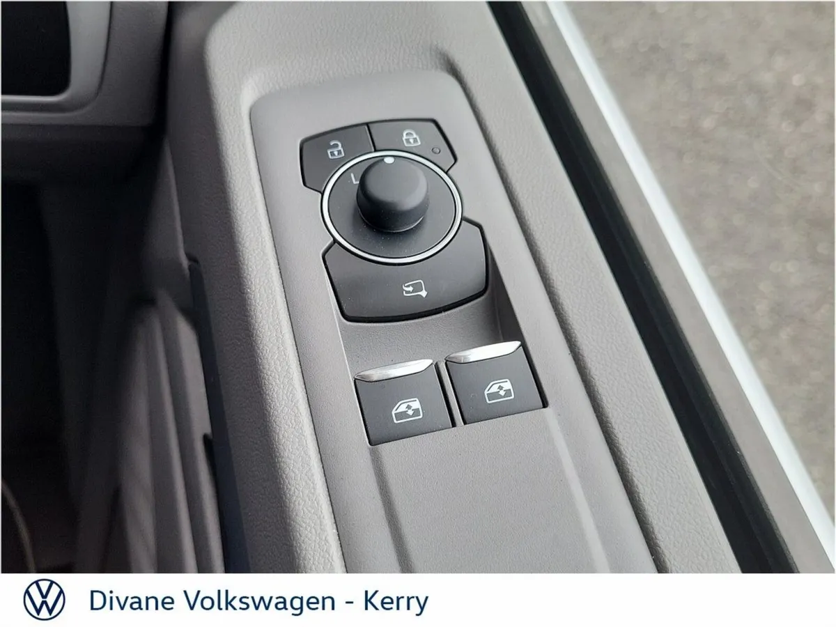 Volkswagen Caravelle MPV, Petrol Plug-in Hybrid, 2027, Silver
