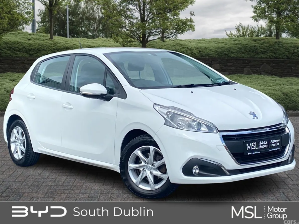 Peugeot 208 Hatchback, Petrol, 2019, White