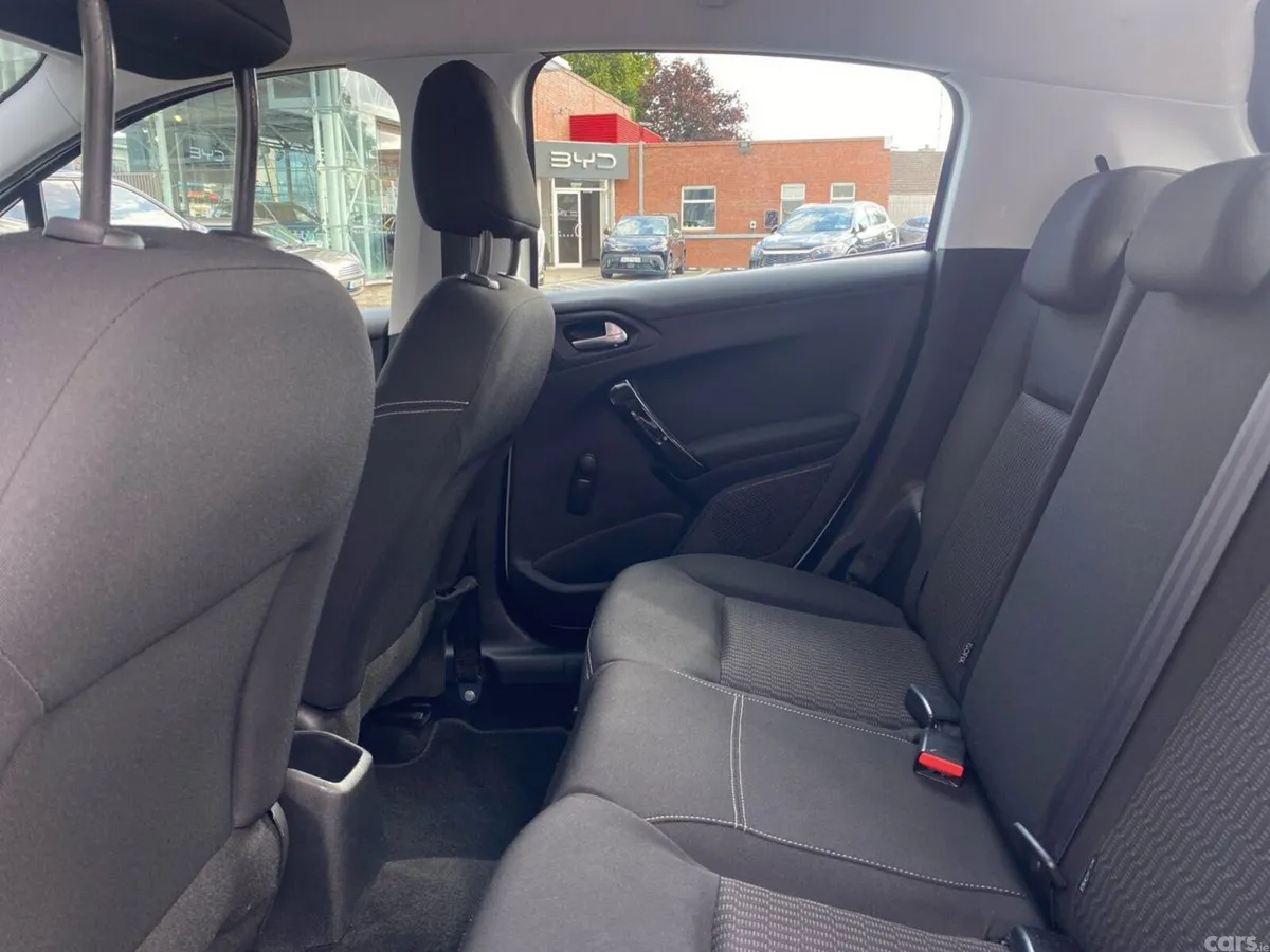 Peugeot 208 Hatchback, Petrol, 2019, White