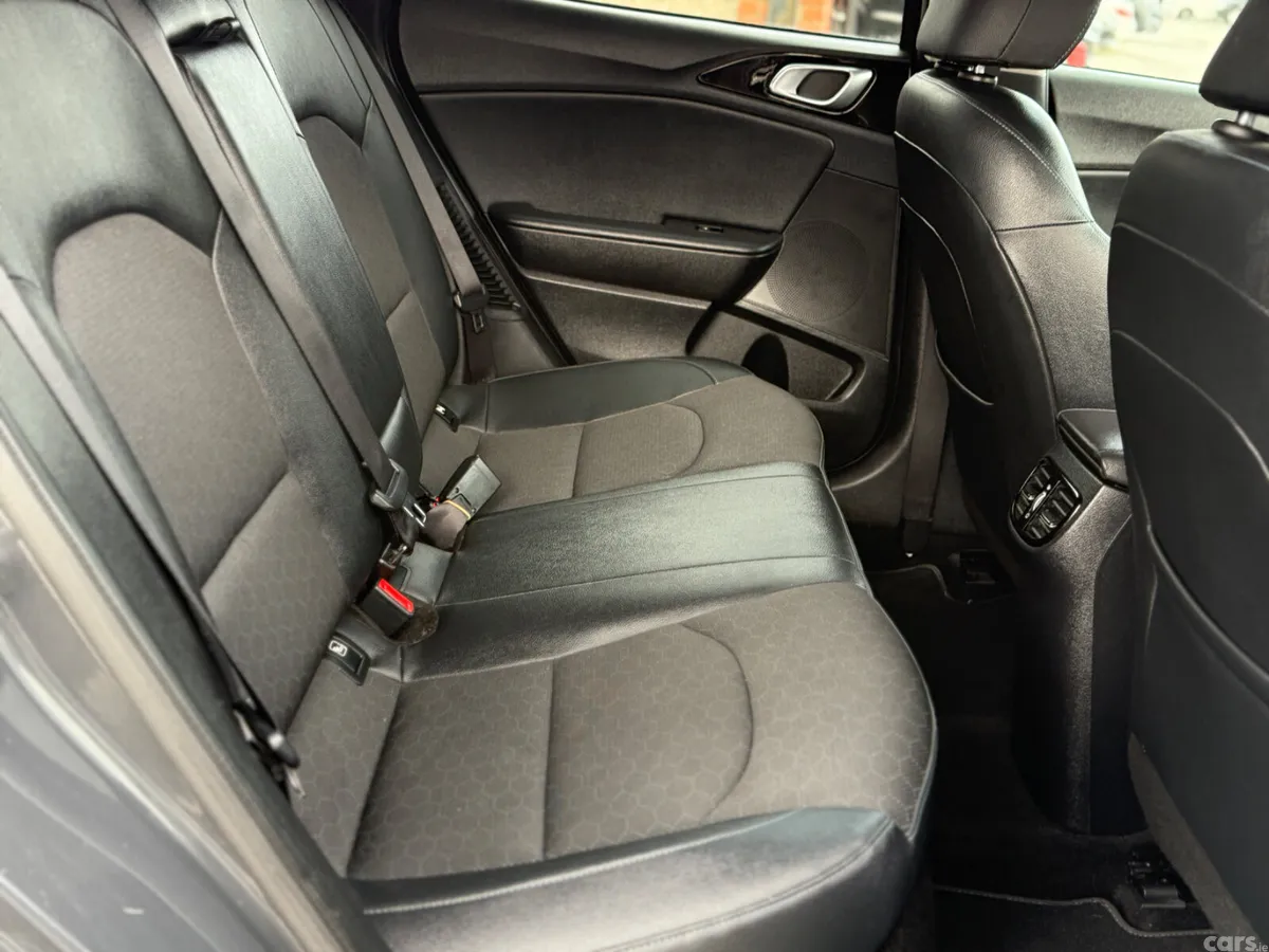 Kia XCeed Hatchback, Petrol Plug-in Hybrid, 2022, Grey