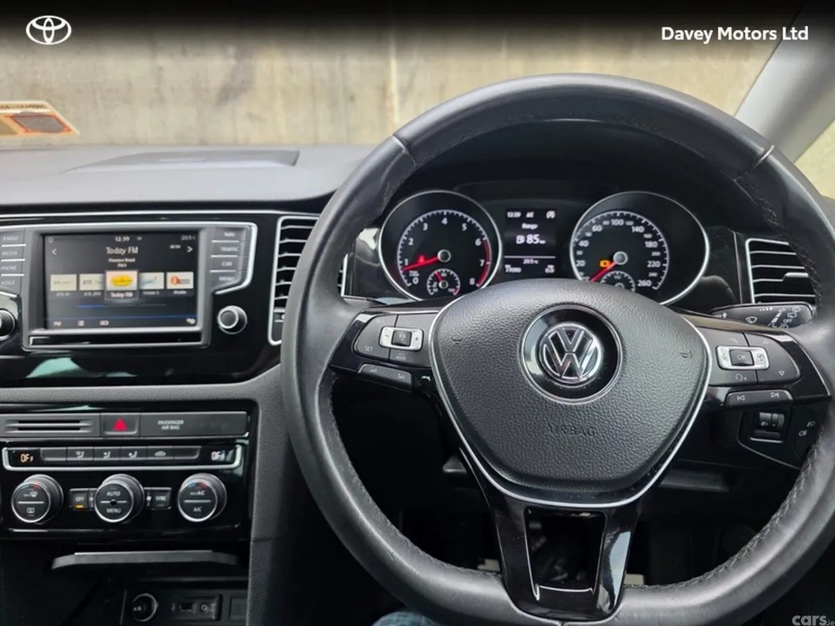 Volkswagen Golf Hatchback, Petrol, 2017, Black