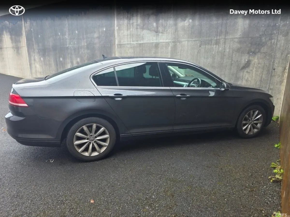 Volkswagen Passat Saloon, Petrol, 2018, Grey