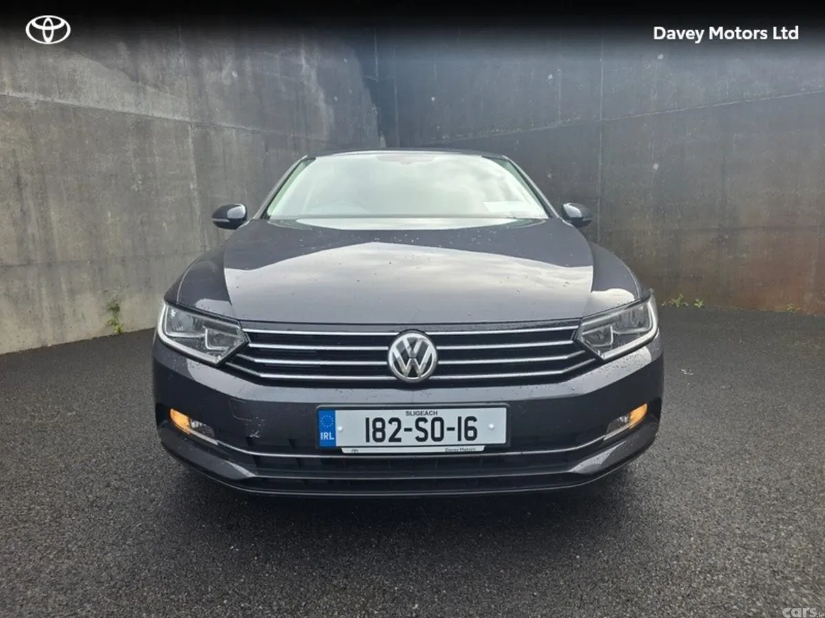 Volkswagen Passat Saloon, Petrol, 2018, Grey