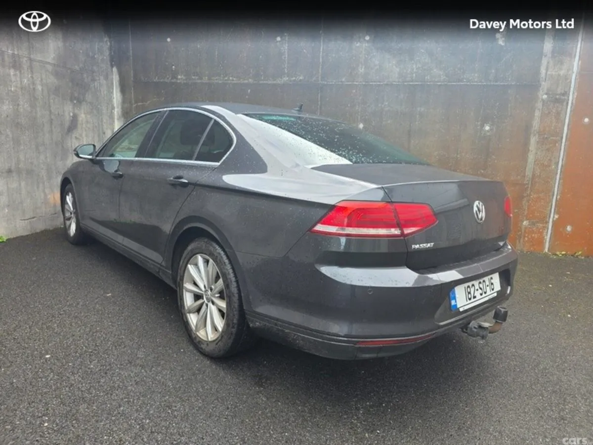 Volkswagen Passat Saloon, Petrol, 2018, Grey