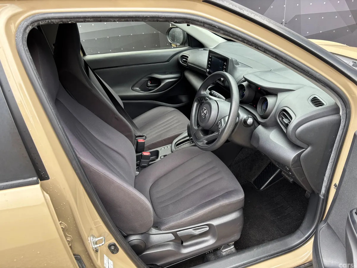 Toyota Yaris Cross Estate, Petrol Hybrid, 2021, Brown