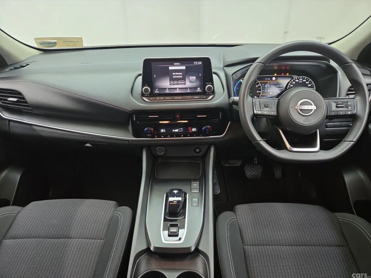 Nissan Qashqai MPV, Petrol Hybrid, 2023, White