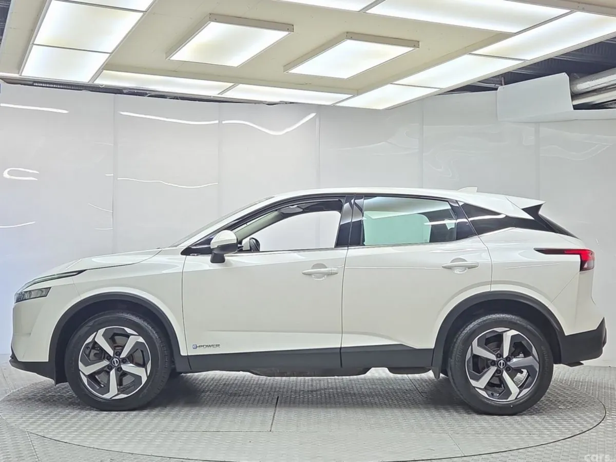 Nissan Qashqai MPV, Petrol Hybrid, 2023, White
