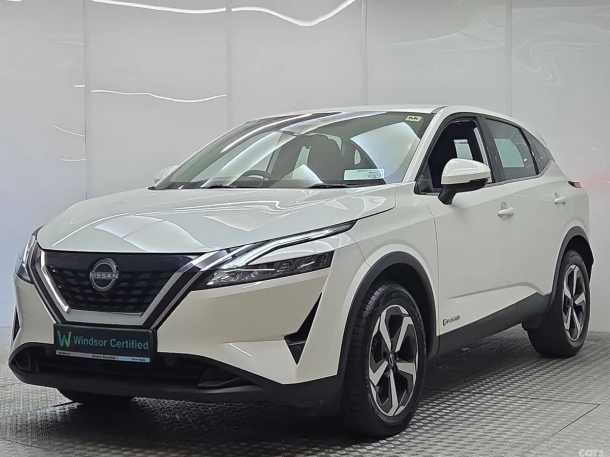 Nissan Qashqai MPV, Petrol Hybrid, 2023, White