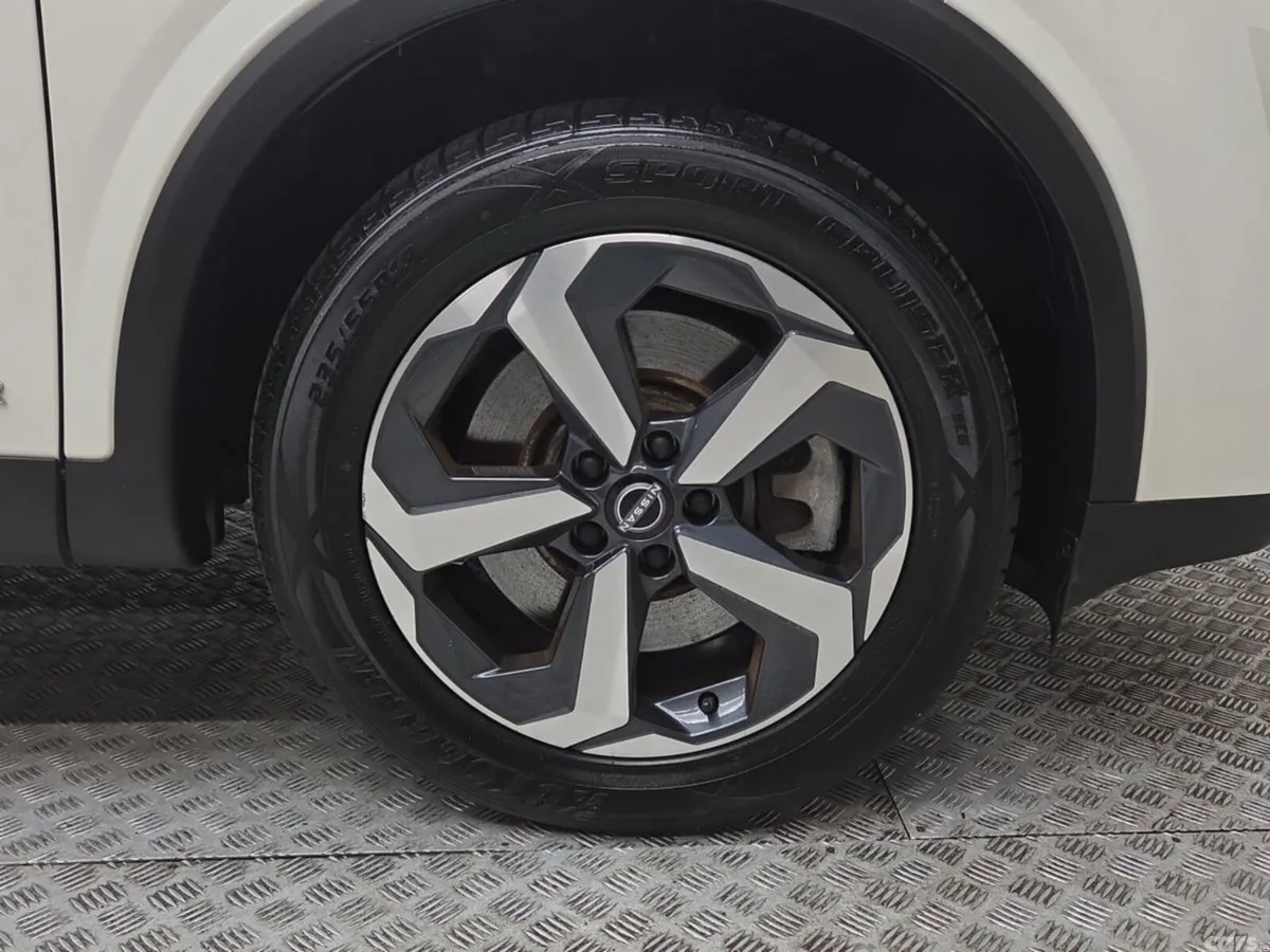 Nissan Qashqai MPV, Petrol Hybrid, 2023, White