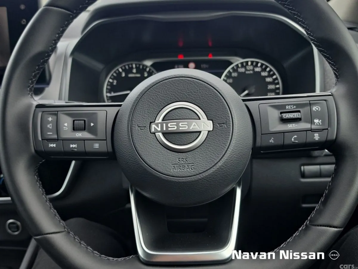 Nissan Qashqai MPV, Petrol, 2025, White