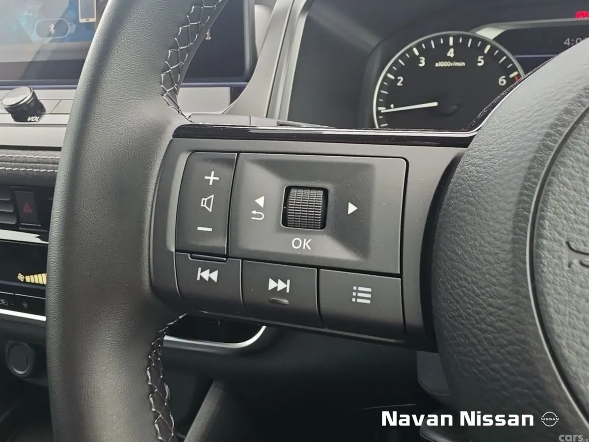 Nissan Qashqai MPV, Petrol, 2025, White