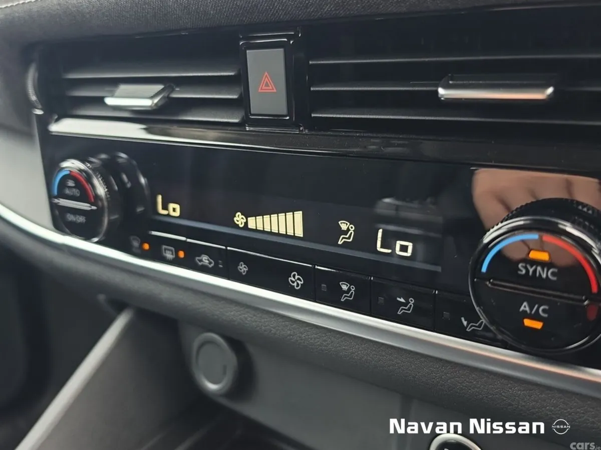 Nissan Qashqai MPV, Petrol, 2025, White