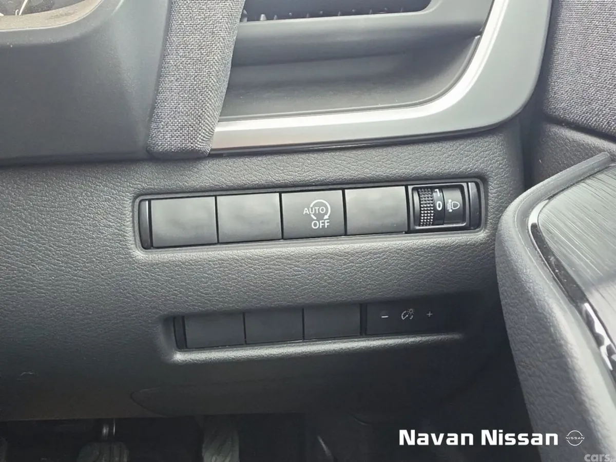 Nissan Qashqai MPV, Petrol, 2025, White