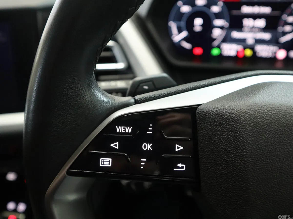 Audi e-tron Estate/Jeep, Electric, 2023, Blue