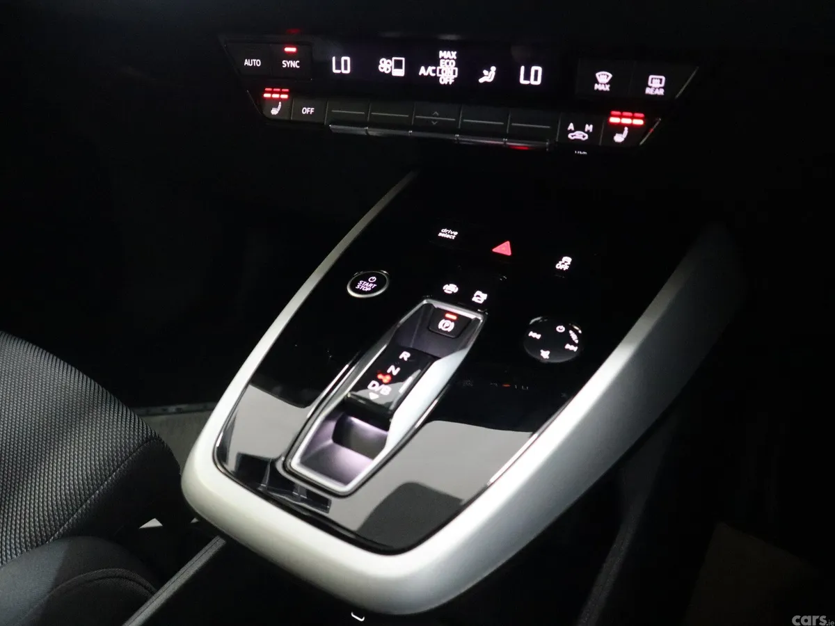 Audi e-tron Estate/Jeep, Electric, 2023, Blue