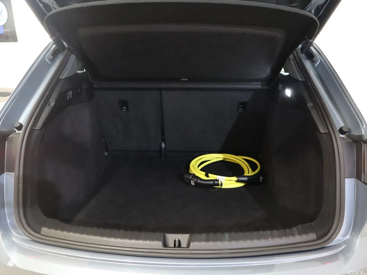 Audi e-tron Estate/Jeep, Electric, 2023, Blue