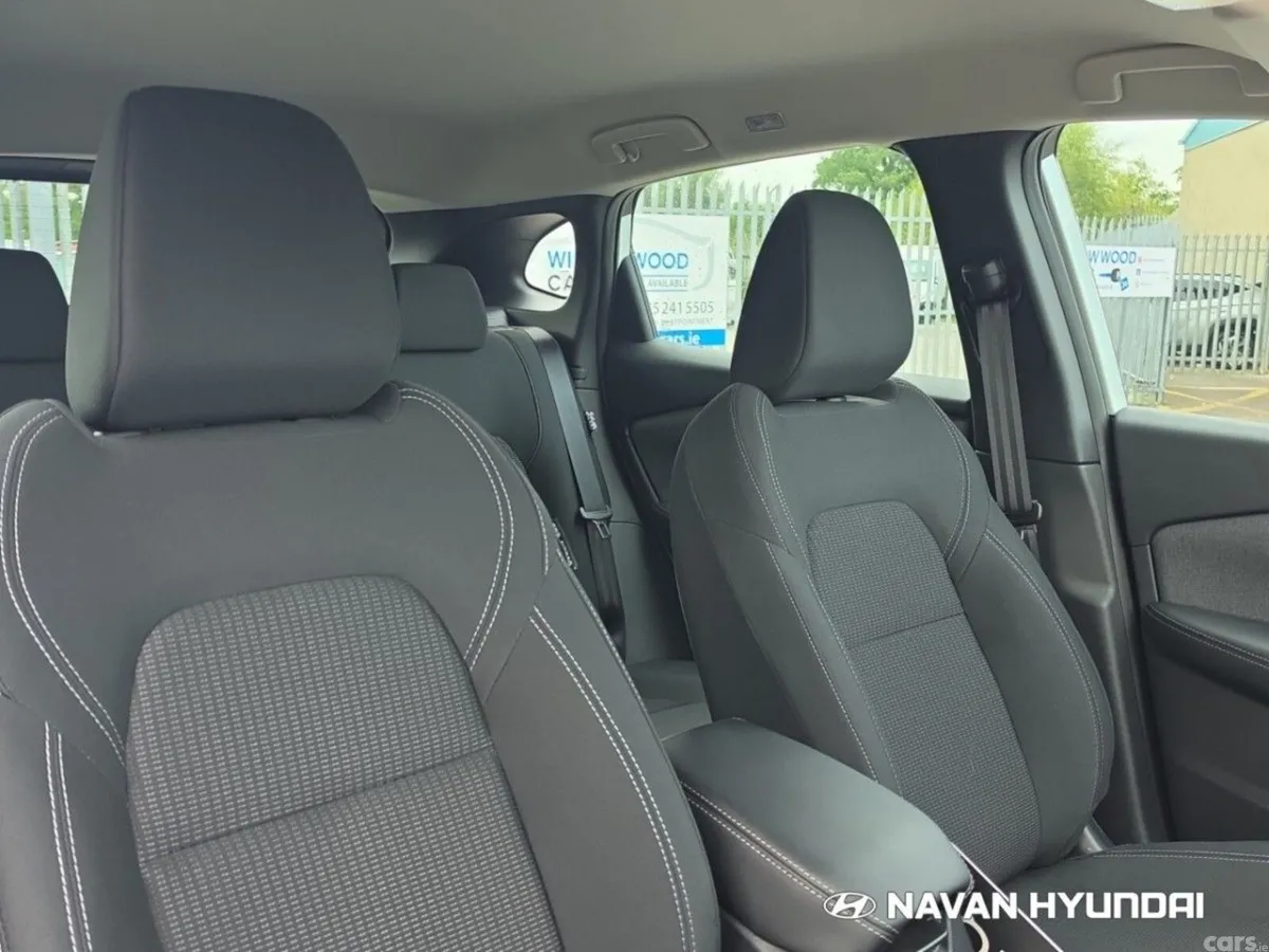 Nissan Qashqai MPV, Petrol, 2025, White