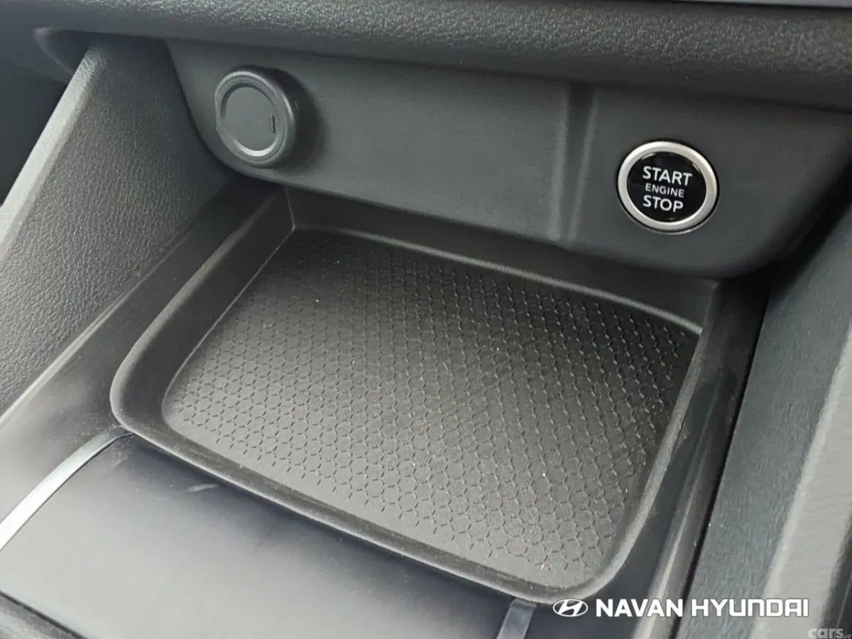Nissan Qashqai MPV, Petrol, 2025, White