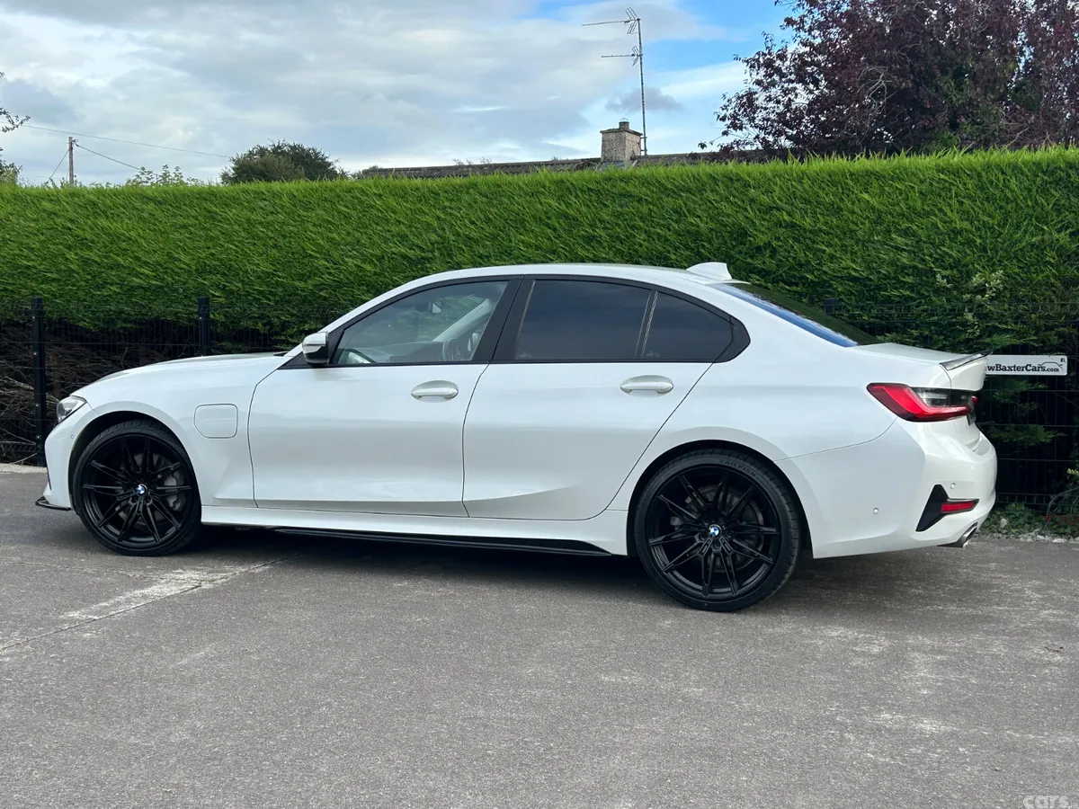 BMW 3-Series Saloon, Petrol Hybrid, 2020, White