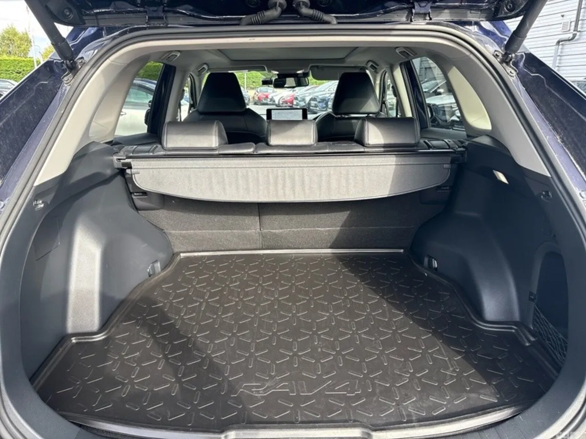 Toyota RAV4 SUV, Petrol Hybrid, 2024, Blue