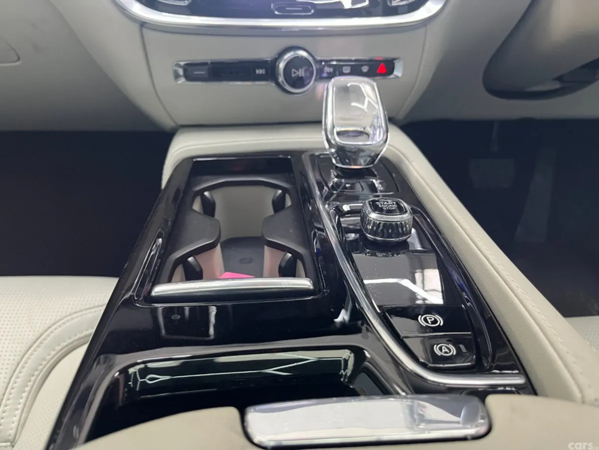 Volvo V60 Estate, Petrol Hybrid, 2025, White