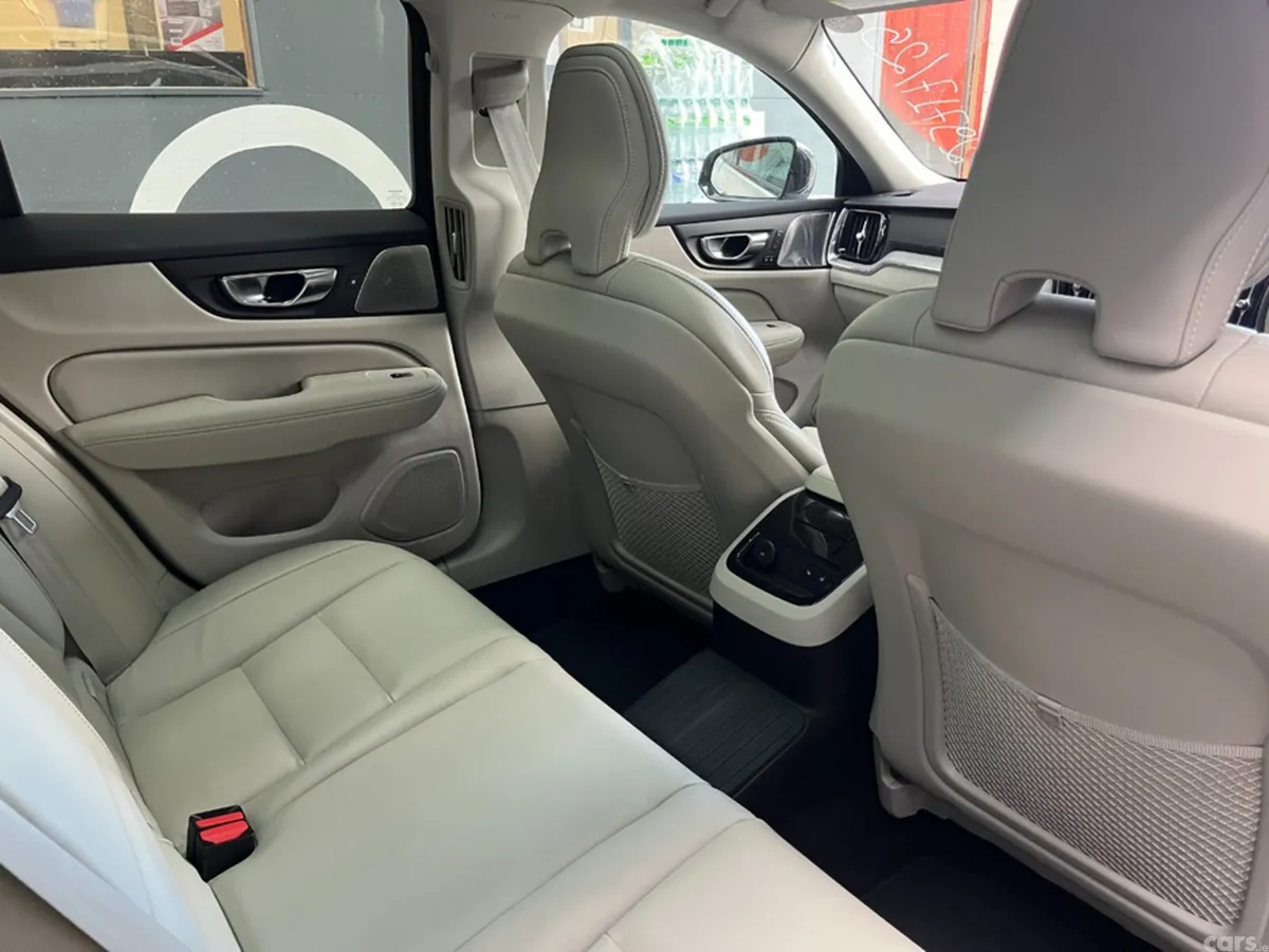 Volvo V60 Estate, Petrol Hybrid, 2025, White