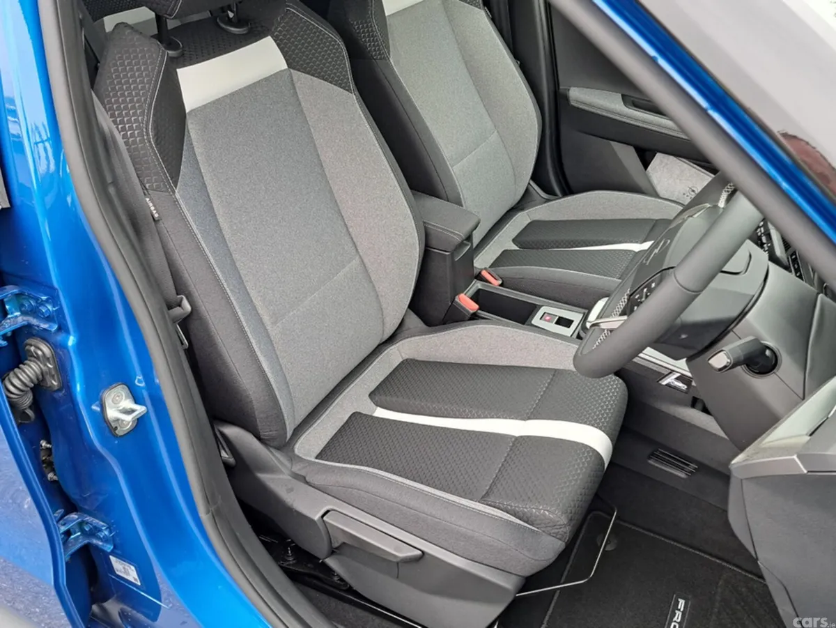 Opel Frontera SUV, Petrol Hybrid, 2027, Blue