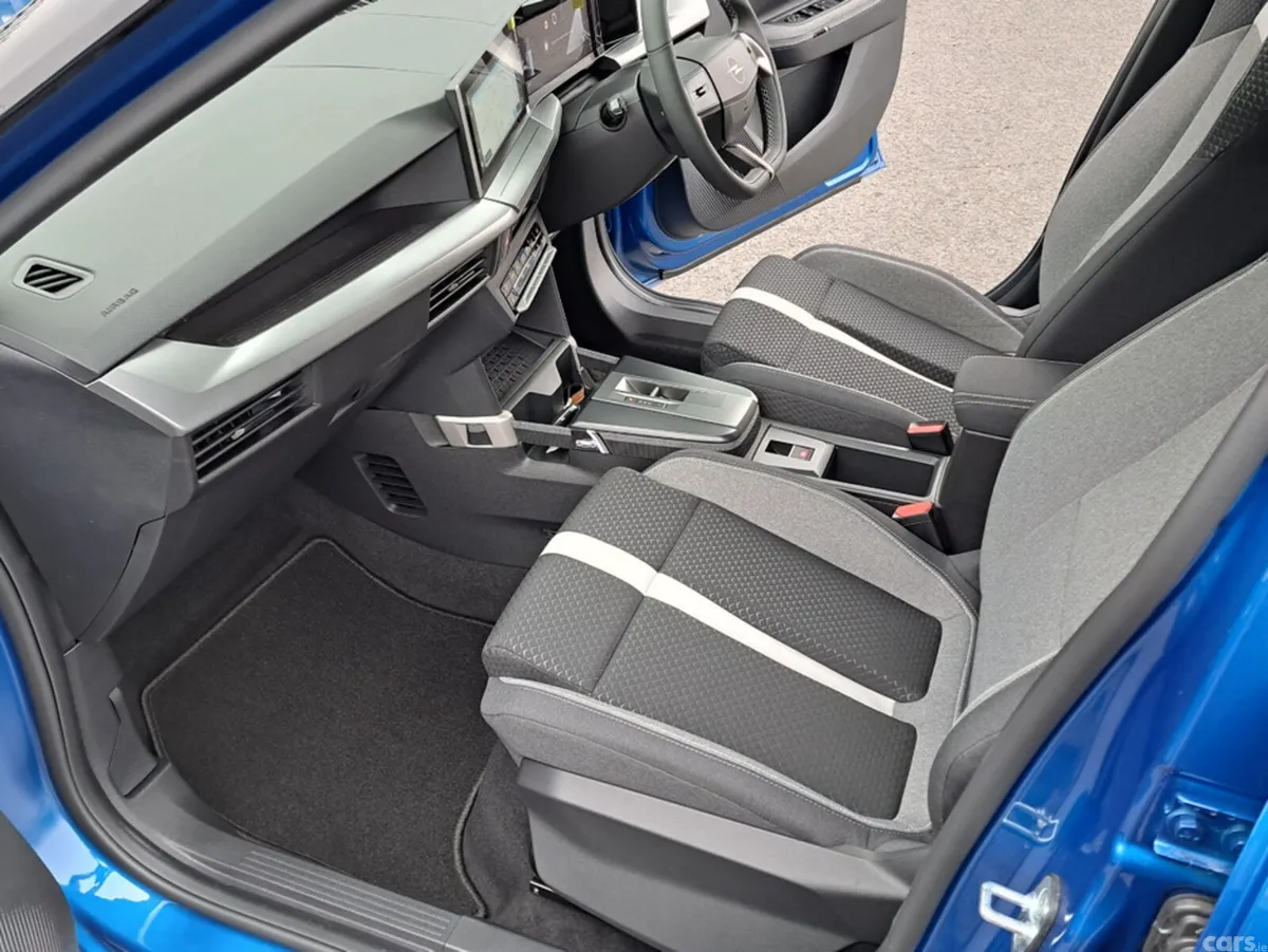 Opel Frontera SUV, Petrol Hybrid, 2027, Blue