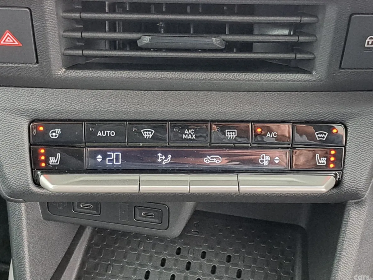 Opel Frontera SUV, Petrol Hybrid, 2027, Blue