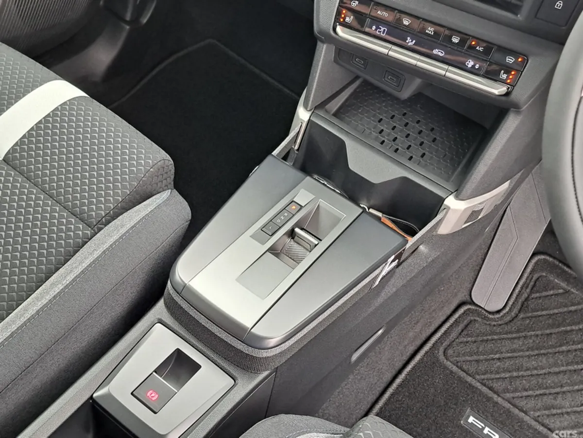 Opel Frontera SUV, Petrol Hybrid, 2027, Blue