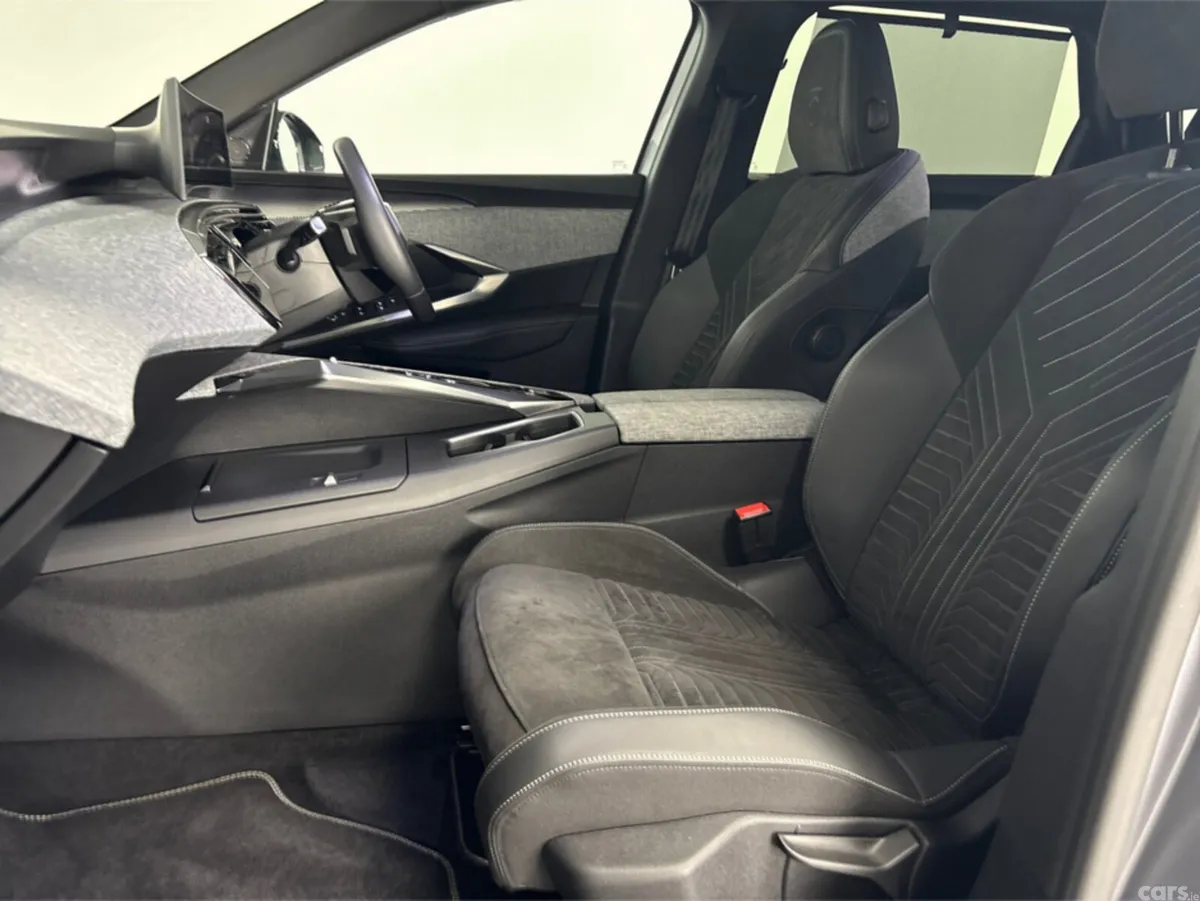 Peugeot 5008 Hatchback, Electric, 2025, Grey