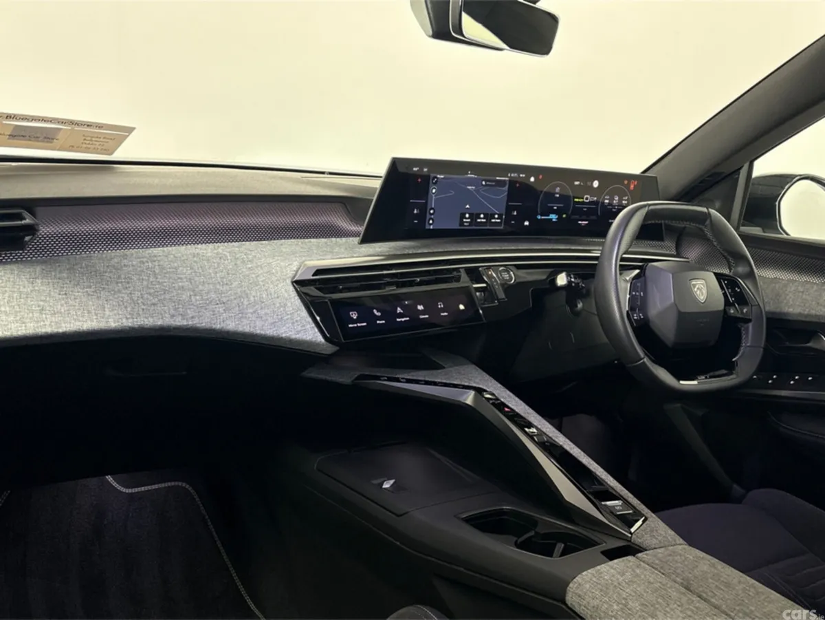 Peugeot 5008 Hatchback, Electric, 2025, Grey