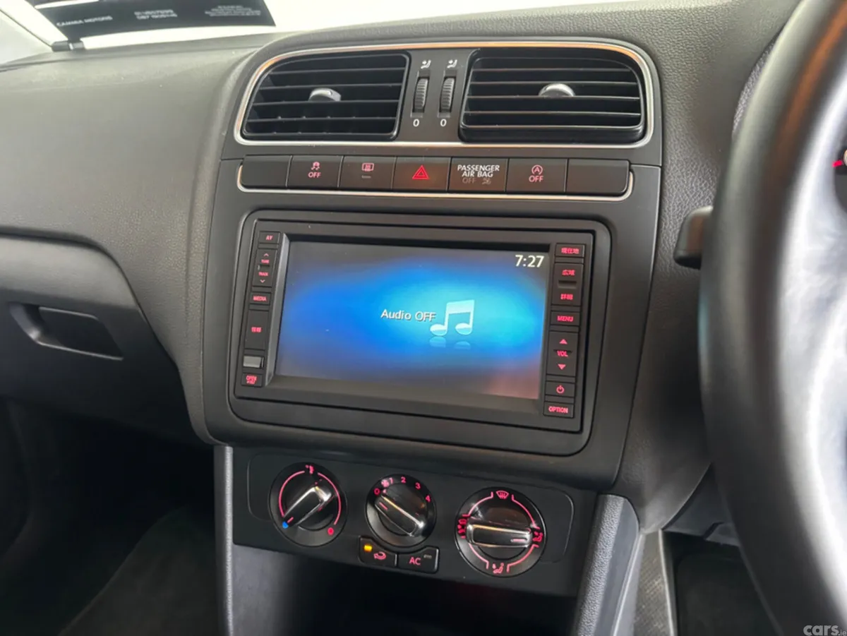 Volkswagen Polo Hatchback, Petrol, 2013, Black
