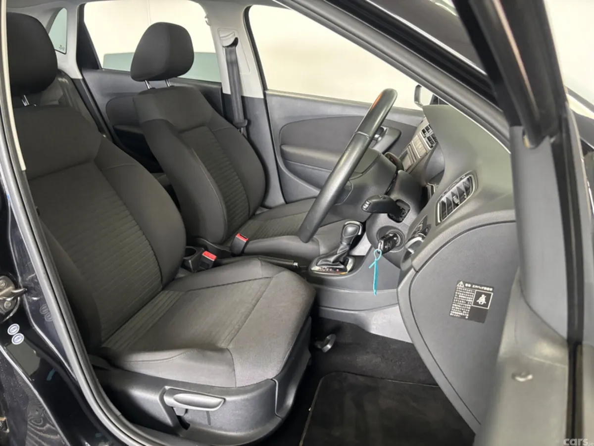 Volkswagen Polo Hatchback, Petrol, 2013, Black
