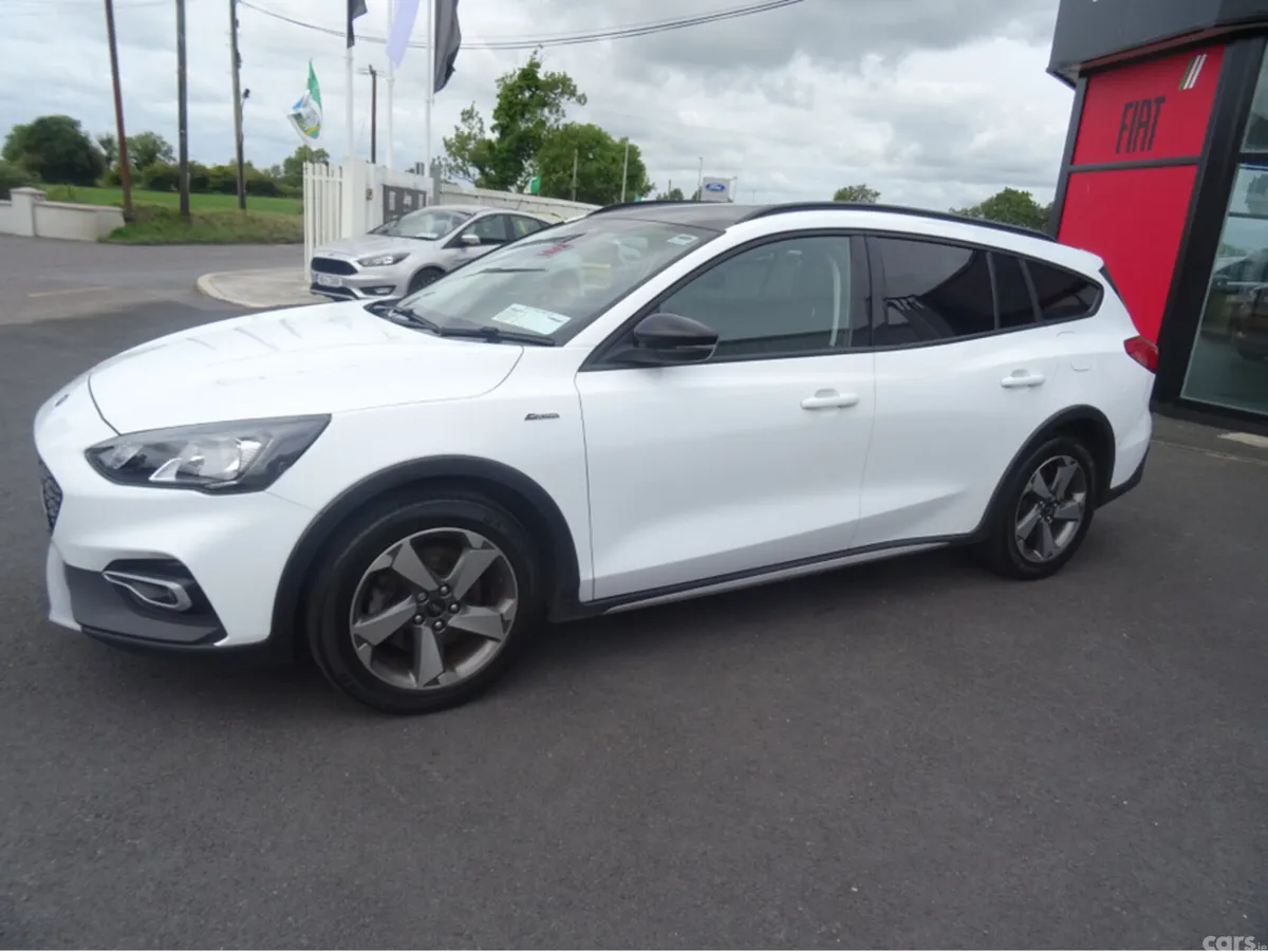 Ford Focus Estate, Petrol, 2021, White