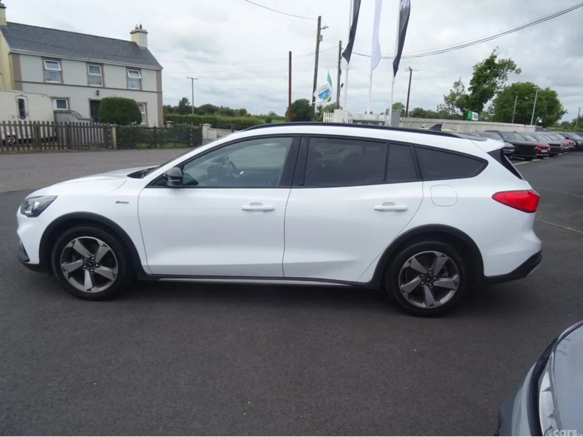 Ford Focus Estate, Petrol, 2021, White