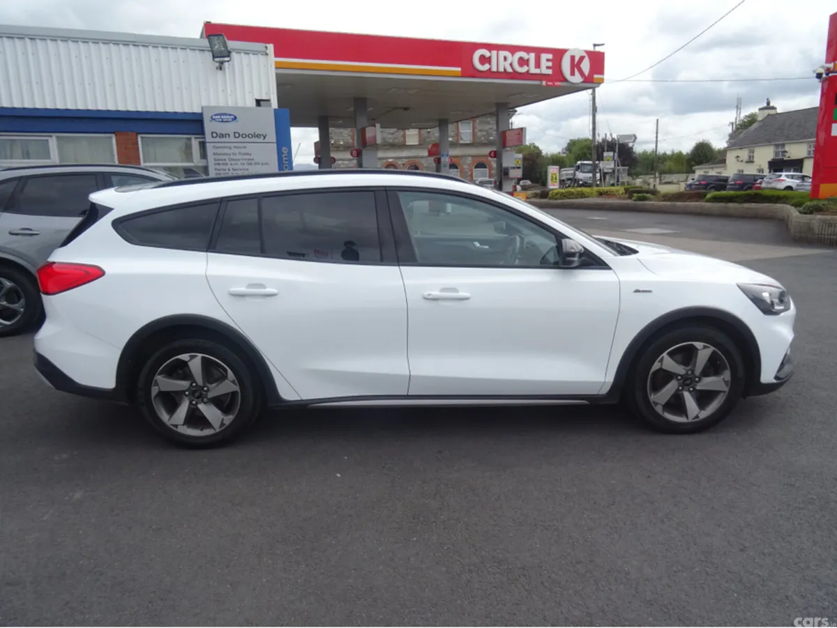 Ford Focus Estate, Petrol, 2021, White