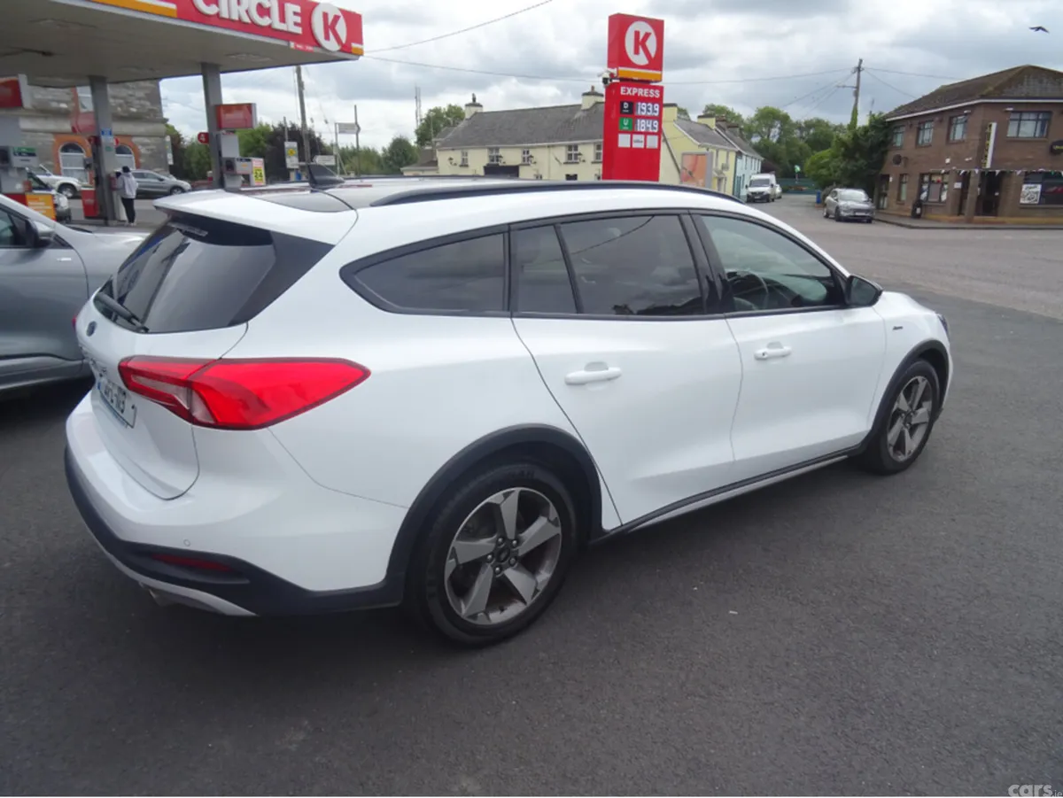 Ford Focus Estate, Petrol, 2021, White